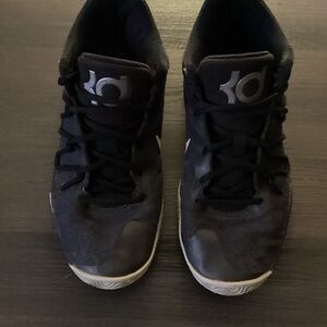 Nike KD Trey 5 V Black and White Basketball Shoes Size 6Y